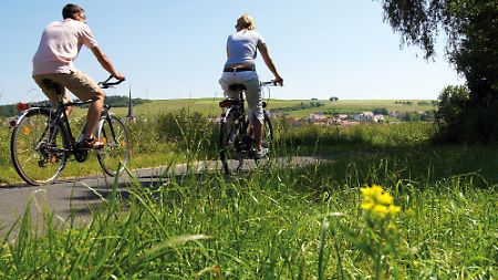 Es muss nicht immer der Mainradweg sein - ganz gemächlich durch Franken geht es zum Beispiel entlang der Wern.
