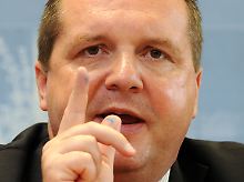 Stefan Mappus, unzufrieden.