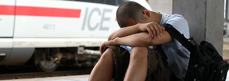 Mehrere ICE-Züge von und nach Berlin mussten wegen ausgefallener Klimaanlagen und Überhitzung gestoppt werden.