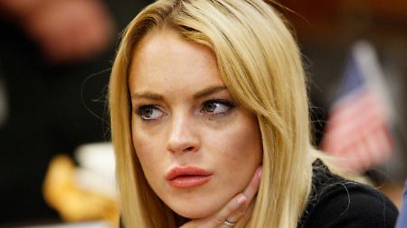 Kriegt sie noch die Kurve oder droht der komplette Absturz? Lindsay Lohan.