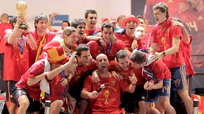 Weltmeister im Siegestaumel: Ausgelassener Empfang für Spanien