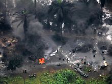 Immer wieder kommt es zu Unglücken, wenn die Menschen die Pipelines anzapfen.