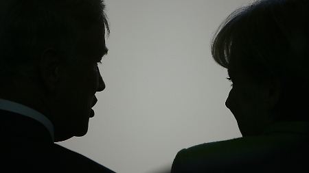 Ole von Beust scheidet aus dem Amt - und Angela Merkel gehen die Führungskräfte aus.