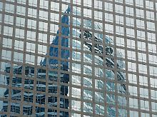 Hinter der glitzernden Fassade gehören Kraftausdrücke zum Alltag. 