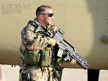 Ein Bundeswehrsoldat im afghanischen Feldlager Masar-i-Scharif.