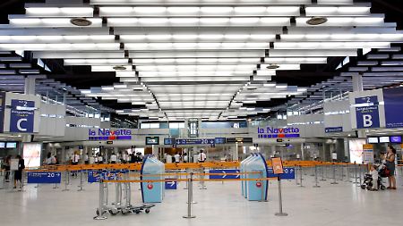 Leere am Flughafen Orly: In Frankreich und auch in anderen Ländern ...