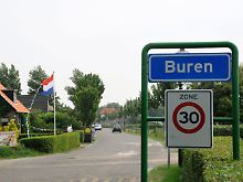 Auf einem Ferienhof in Buren soll es zu den Übergriffen gekommen sein.