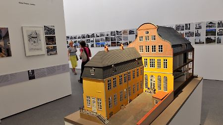 Modell des Lübecker Buddenbrookhauses.