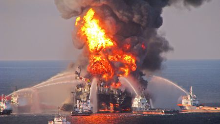 April 2010: „Deepwater Horizon“ brennt.