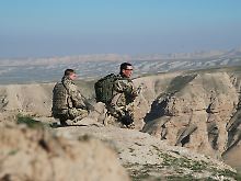 Bundeswehrsoldaten Mitte Januar 2010 bei Kundus im Norden Afghanistans.