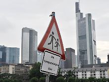 Werden die Banken nun regelmäßig an die Hand genommen?