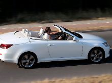 Bei zurückhaltender Fahrweise gibt sich der IS 250 C mit rund 9,5 Litern Super je 100 km zufrieden.