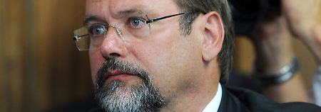 Sauerland muss seine politische Verantwortung erkennen. Bislang ignoriert er sie.