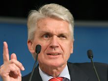 Schlarmann lässt kein gutes Haar an der Kanzlerin.