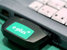 E-Plus ersteigert sich die Lizenz.
