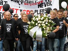 Hunderte zogen nach dem Gottesdienst durch die Duisburger Innenstadt.