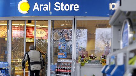 Der Service-Bereich steht angeblich noch nicht zur Disposition.