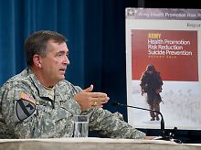 Vize-Generalstabschef der US-Armee, General Peter Chiarelli, sorgt sich vor allem um die wachsende Zahl der Selbstmorde.