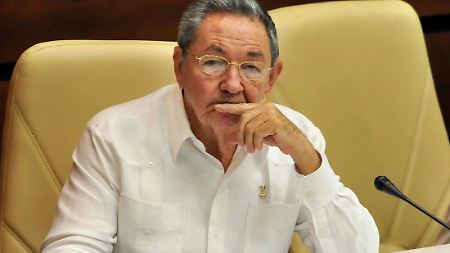 Raúl Castro muss sich angesichts des desolaten Lage etwas einfallen lassen.