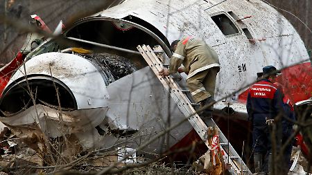 Nach dem Absturz gab es Spekulationen, Kaczynski habe trotz des schlechten Wetters auf eine Landung gedrängt. Nachgewiesen werden konnte dies jedoch nicht.