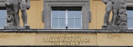 Edle Fassade in München: Am Hauptsitz der Münchener Rück.