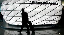 "Allianz Arena" am Münchener Flughafen: Das Original ist bedeutend größer.