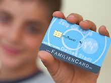 In Stuttgart gibt es bereits die FamilienCard. Nun könnte die Idee bundesweit Karriere machen.