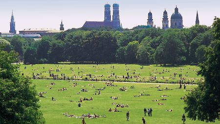 Viele Parks lassen die Münchner durchatmen, der Englische Garten ist der weitläufigste.