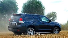 Der Auftriitt des Land Cruisers ist wuchtig: Selbst große SUV-Konkurrenten stellt der Japaner in den Schatten.