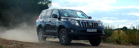 Ein schwieriger Spagat: Der Toyota Land Cruiser will einerseits seine bewährten Offroadqualitäten bewahren und andererseits mehr Kunden der SUV-Käuferschaft für sich gewinnen.