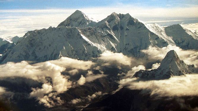Steinige Riesen: Die höchsten Berge der Welt
