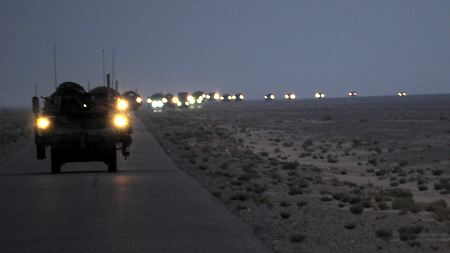 Ein Konvoi der Strykers-Brigade auf dem Weg zur Grenze.