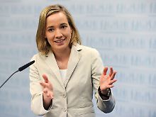 Schröder muss sich dann in Kürze etwas einfallen lassen. Schon jetzt droht ein Pflegenotstand.