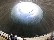Im Inneren von Kühlturm B des Kernkraftwerks Grundremmingen: Die gewaltige Anlage stammt aus einer Ära ohne Wettbewerb.
