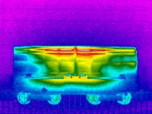 Mit einer Wärmebildkamera gemessene unterschiedliche Temperaturen auf den Atommüllbehältern für Gorleben.