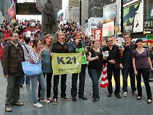 "Schwabenstreich": Demonstranten aus Deutschland protestieren am Mittwoch auf dem Time Square in New York gegen "Stuttgart 21".