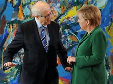 Klare Ansagen: Wirtschaftsminister Brüderle zeigt im Kabinett klare Kante. Die Liberalen freuts, die Kanzlerin nicht.