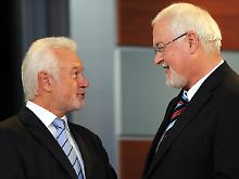 Kubicki (l.) wäre über Carstensens vorzeitigem Abgang gar nicht erfreut. Er spricht von "politischem Selbstmord"
