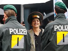 Die Staatsmacht sieht sich einem mächtigen Gegner gegenüber.