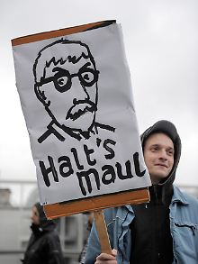 Eine klare Meinung hat dieser Demonstrant.