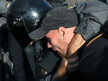 Die Polizei ging nicht zimperlich mit den Oppositionellen um.