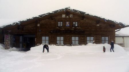 Am 31. August 2010: Neuschnee auf der Zugspitze bei Garmisch-Partenkirchen.
