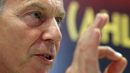Drei Jahre lang hatte sich Blair Kritik an seinem Nachfolger versagt, jetzt nimmt er kein Blatt vor den Mund.