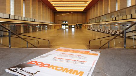 Abfertigungshalle des ehemaligen Flughafens Tempelhof: Die Popkomm findet vom 8. bis 10. September auf dem Flughafen-Gelände statt.
