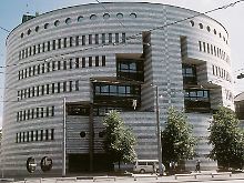 Solide Finanzarchitektur: Das "Botta"-Gebäude der BIZ am Aeschenplatz 1 in Basel.