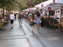 Auf der Einkaufsmeile Knez Mihajlova in der Inennstadt von Belgrad. 
