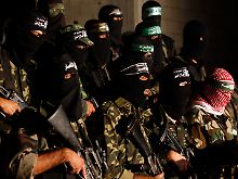 Ein großes Hindernis für den Frieden: Radikale Hamas-Kämpfer verfolgen den Nahost-Gipfel.