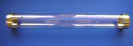 Die Alleskönner-Schicht: Eine transparente und heizbare Schicht aus Indiumzinnoxid umgibt dieses Glasrohr von BASF.