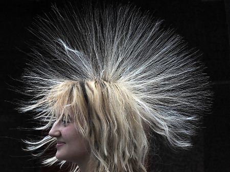 Cortisol-Konzentration erhöht sich: Stress setzt sich im Haar fest