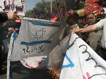 Im Iran gehen regelmäßig israelische Flaggen in Flammen auf.